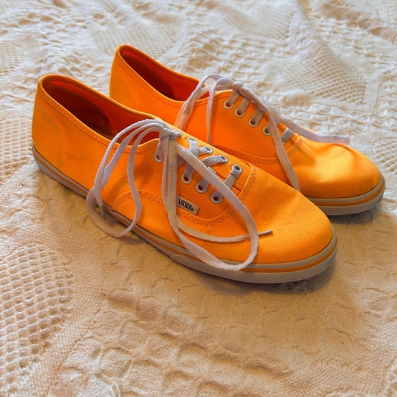 Vans - Picture 5 of 5